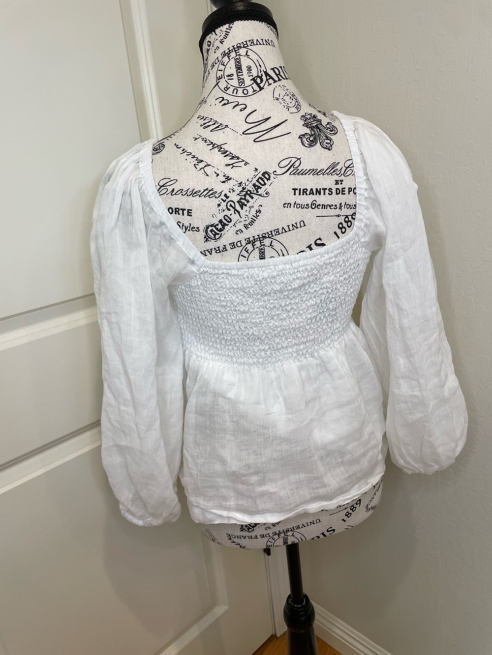 Banana Republic Size Small White Peasant Blouse - Picture 4 of 9